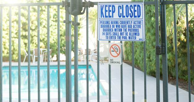 self closing gate requirements
