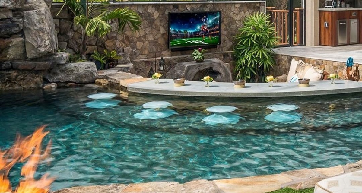 How to Become a Pool Designer