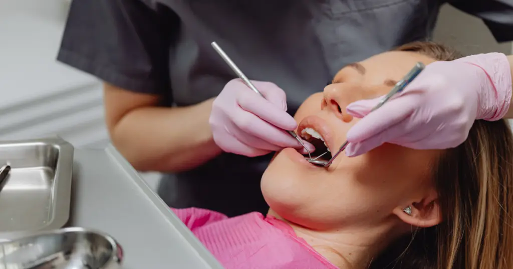 Can dental implants cause sinus problems